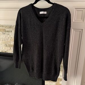 Grana Cashmere Women's Dark Gray V-Neck Sweater